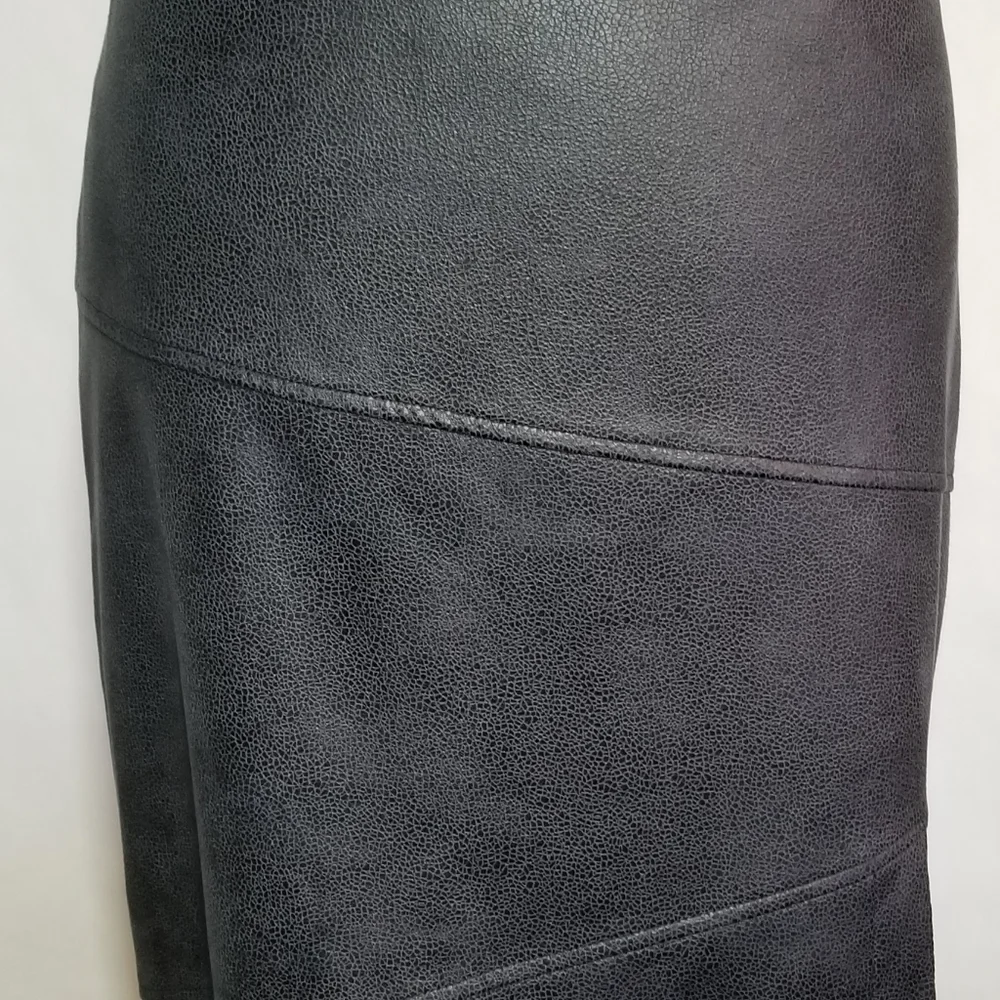 Jolibel Black Faux Leather Skirt Size 8 - Picture 2 of 3